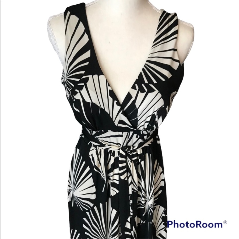 Lulu BLACK AND WHITE FLORAL PRINT MAXI DRESS